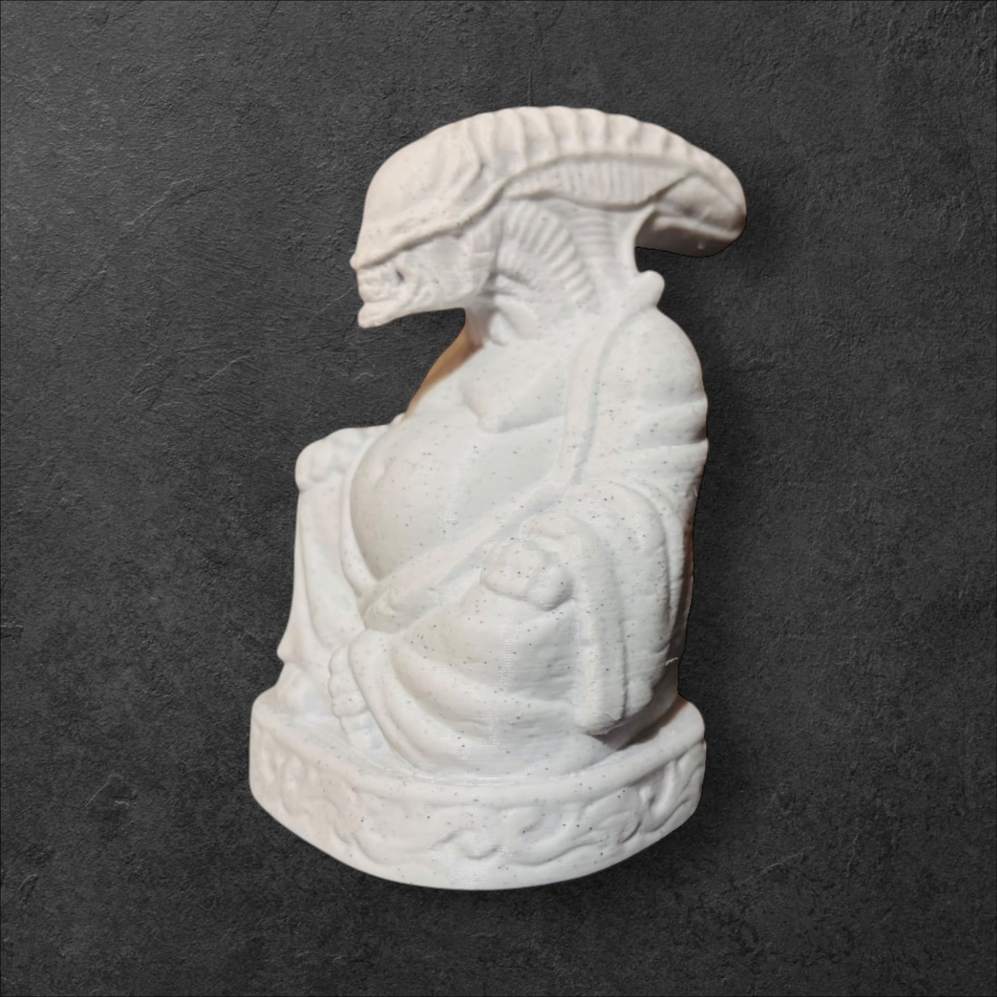 Estatua Buda Xenomorfo